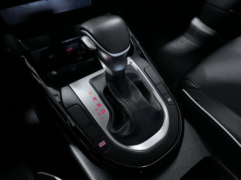 Used 2024 Kia Forte GT-Line image 19