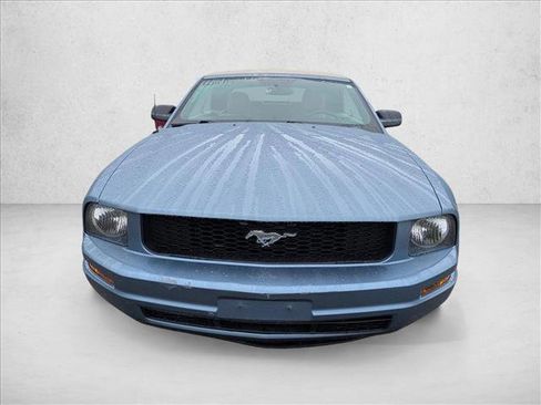 Used 2007 Ford Mustang Convertible RWD image 2