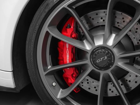Certified 2018 Porsche 911 GT3 RWD image 22