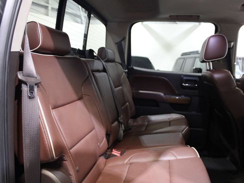 Used 2015 Chevrolet Silverado 1500 High Country w/ High Country Premium Package AWD/4WD image 18