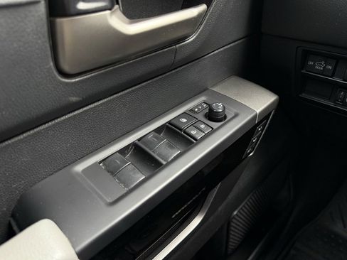 Used 2023 Toyota Tundra Limited image 12