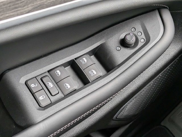 New 2027 Jeep Grand Cherokee Limited w/ Limited Altitude Package AWD/4WD image 31
