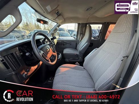 Used 2017 Chevrolet Express 2500 LT w/ LT Preferred Equipment Group image 10