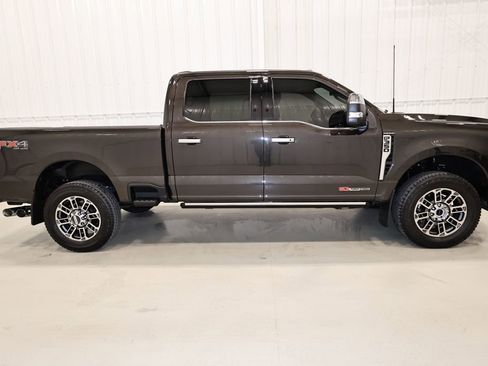 Certified 2025 Ford F350 Platinum w/ Platinum Plus Package image 2
