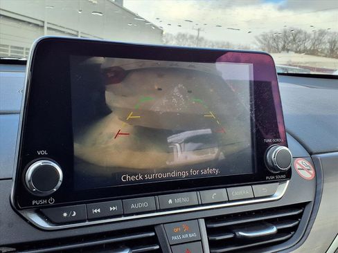 Used 2024 Nissan Altima 2.5 SV image 32