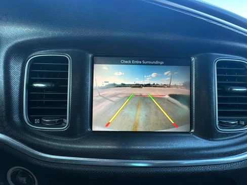 Used 2015 Dodge Charger SXT image 22