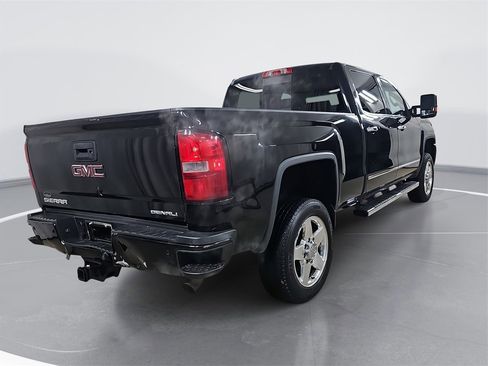 Used 2015 GMC Sierra 2500 Denali image 3