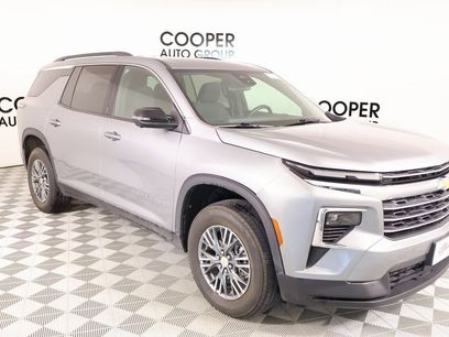 Used 2024 Chevrolet Traverse LT