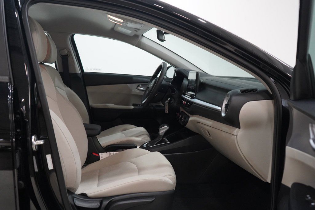 Used 2023 Kia Forte LXS FWD image 14