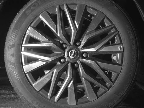 Used 2025 Nissan Altima 2.5 SV FWD image 15