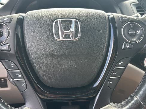 Used 2017 Honda Ridgeline RTL-E image 25
