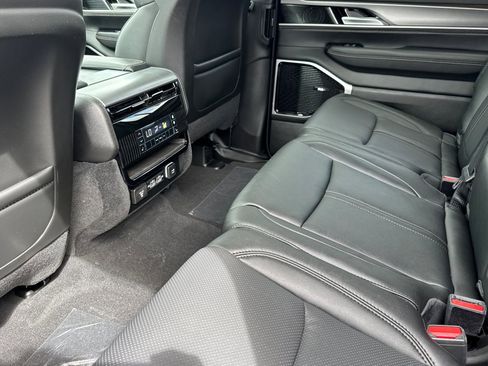 New 2026 Jeep Grand Wagoneer L Limited AWD/4WD image 11