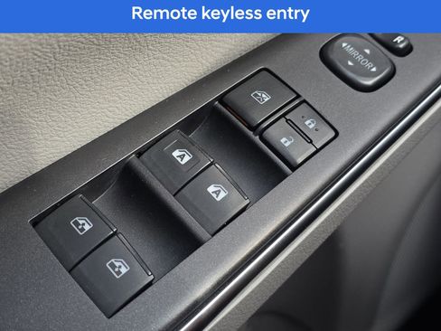 Used 2016 Toyota Camry SE image 29