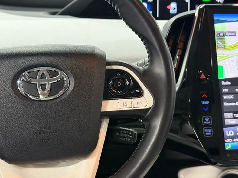 Used 2019 Toyota Prius Prime Premium image 16