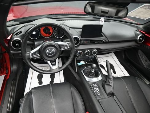 Used 2021 MAZDA MX-5 Miata Grand Touring RWD image 23