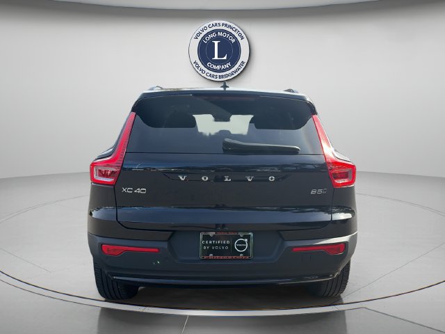 Used 2024 Volvo XC40 B5 Core AWD/4WD image 6