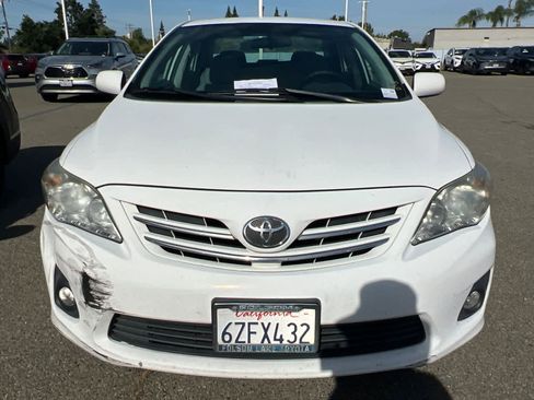 Used 2013 Toyota Corolla LE w/ Premium Pkg FWD image 2