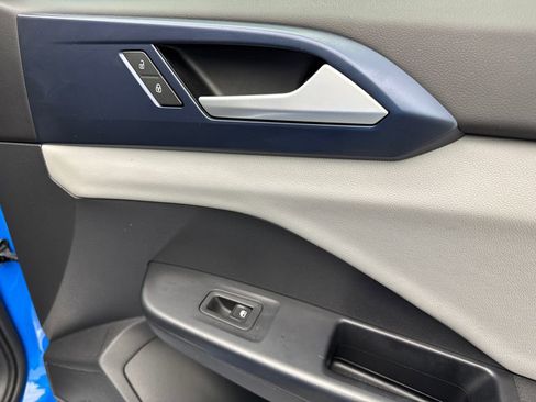 Used 2022 Volkswagen Taos SE w/ Panoramic Sunroof Package AWD/4WD image 49