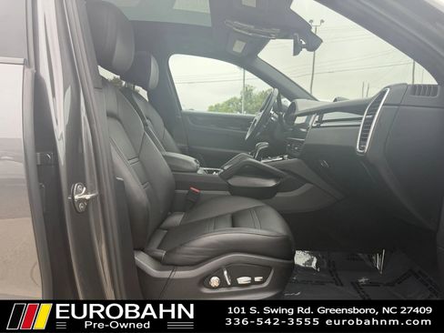 Used 2019 Porsche Cayenne AWD/4WD image 18
