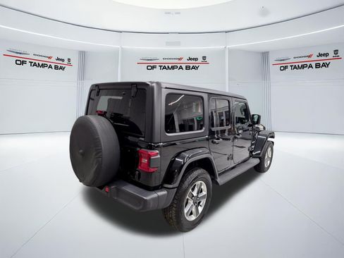 Used 2021 Jeep Wrangler Unlimited Sahara AWD/4WD image 6