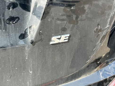 Used 2016 Toyota RAV4 SE image 7