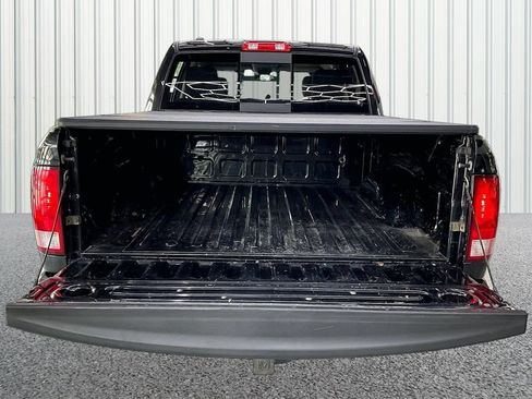 Used 2017 RAM 1500 Classic SLT AWD/4WD image 22