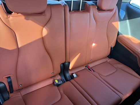 Used 2026 Kia Carnival SX w/ SX Dark Edition Package FWD image 9