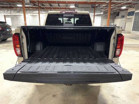 Used 2022 GMC Sierra 1500 Elevation w/ Preferred Package image 11