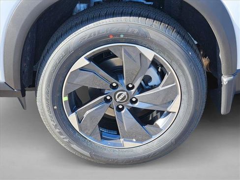 New 2026 Nissan Rogue SV image 9