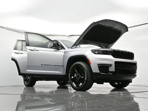 Used 2023 Jeep Grand Cherokee L Limited w/ Luxury Tech Group II image 48