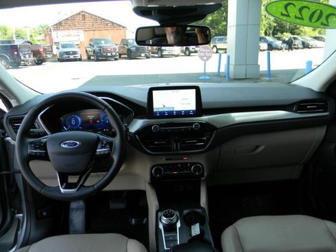 Used 2022 Ford Escape Titanium w/ Class II Trailer Tow Package AWD/4WD image 19