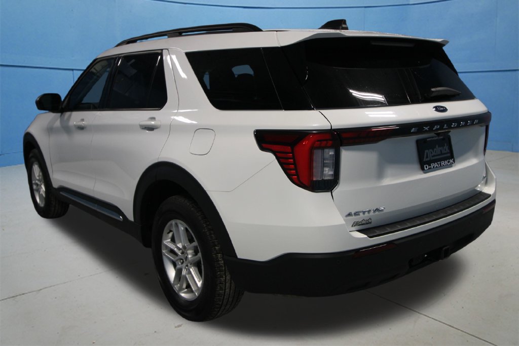 Used 2025 Ford Explorer Active AWD/4WD image 34
