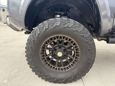 Used 2022 Toyota Tacoma SR5 image 11