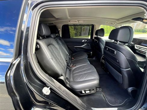 Used 2025 BMW X7 xDrive40i AWD/4WD image 16