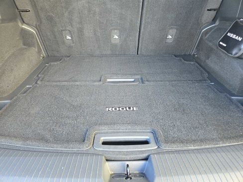 Used 2022 Nissan Rogue SL w/ SL Premium Package image 30