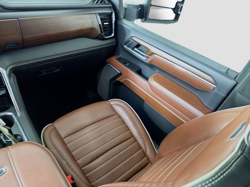 Used 2024 GMC Sierra 2500 Denali Ultimate image 28