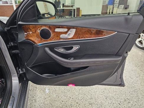 Used 2017 Mercedes-Benz E 300 4MATIC image 29
