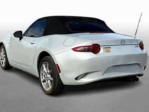 Used 2017 MAZDA MX-5 Miata Sport image 10