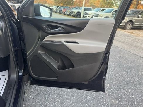 Used 2020 Chevrolet Equinox LS image 10