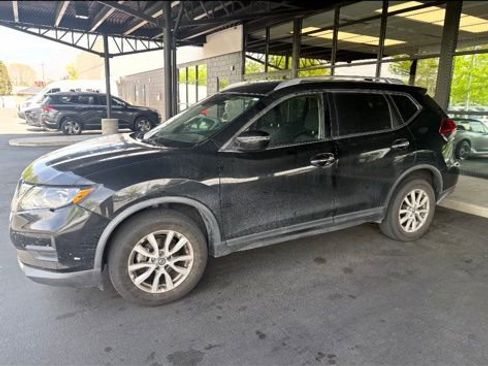Used 2020 Nissan Rogue SV AWD/4WD image 3
