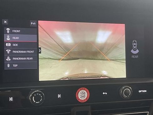 Certified 2024 Porsche Macan AWD/4WD image 35