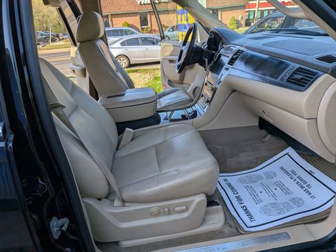 Used 2011 Cadillac Escalade Premium AWD/4WD image 40