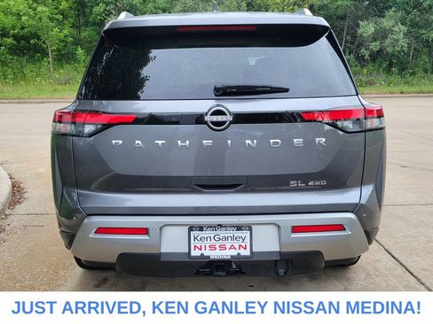 Certified 2024 Nissan Pathfinder SL w/ SL Premium Package AWD/4WD image 4