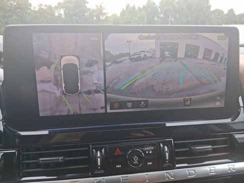Used 2026 Nissan Pathfinder Platinum w/ Cargo Package FWD image 18