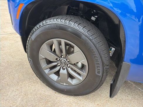 Certified 2025 Nissan Frontier SV w/ SV Convenience Package RWD image 8