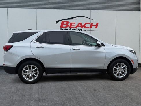 Used 2022 Chevrolet Equinox LT FWD image 9