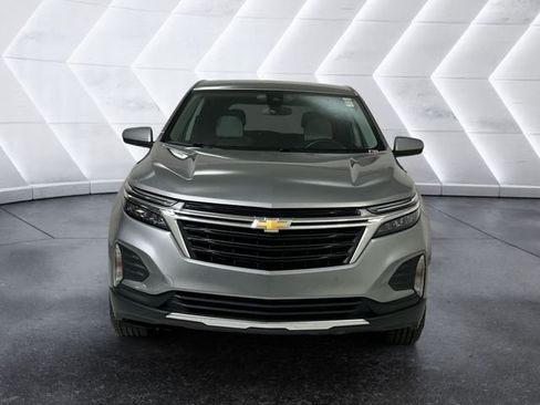 Used 2024 Chevrolet Equinox LT FWD image 2