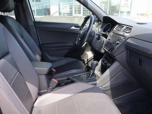 Used 2021 Volkswagen Tiguan SE R-Line image 7