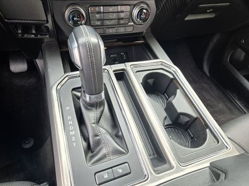 Used 2015 Ford F150 Platinum w/ Equipment Group 701A Luxury AWD/4WD image 13