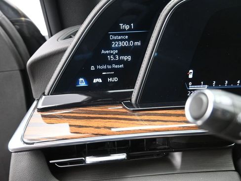 Used 2023 Cadillac Escalade Premium Luxury RWD image 12